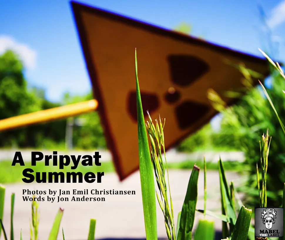 A Pripyat Summer: An Urban Exploration of the Chernobyl Exclusion Zone (Ebog, epub, Engelsk) af Jon Anderson