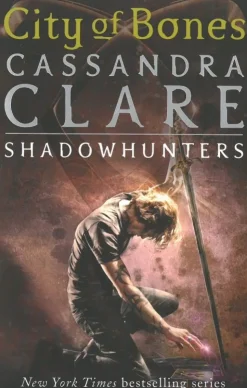 City of Bones (Bog, Paperback, Engelsk) af Cassandra Clare