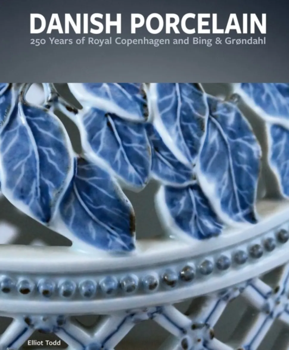 Danish Porcelain: 250 Years of Royal Copenhagen and Bing & Grøndahl. Volume 1: A Lega... (Bog, Hardback, Engelsk)