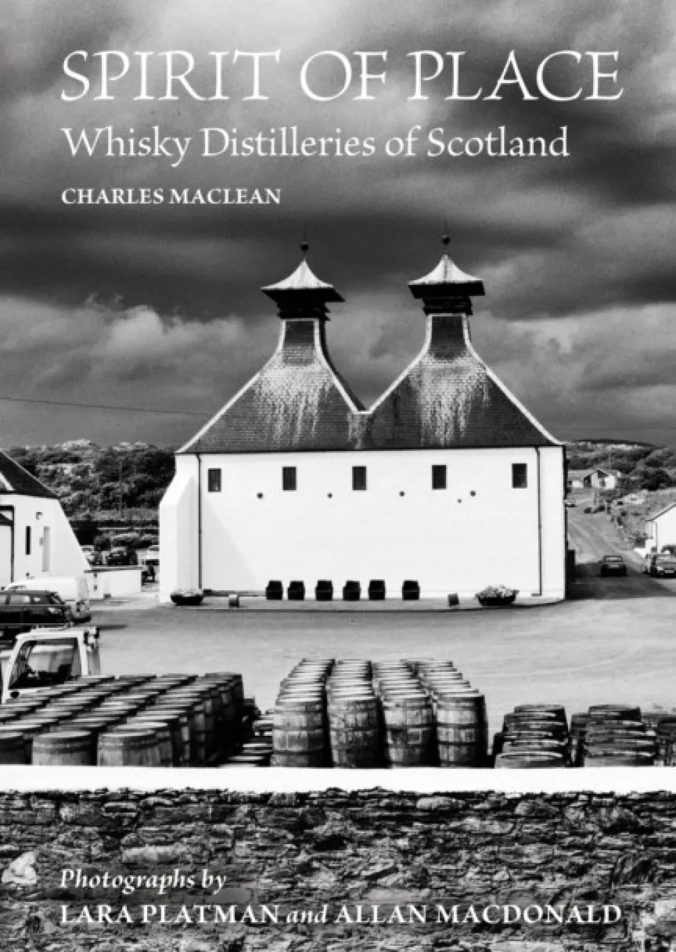 Spirit of Place: Whisky Distilleries of Scotland (Bog, Hardback, Engelsk) af Charles MacLean