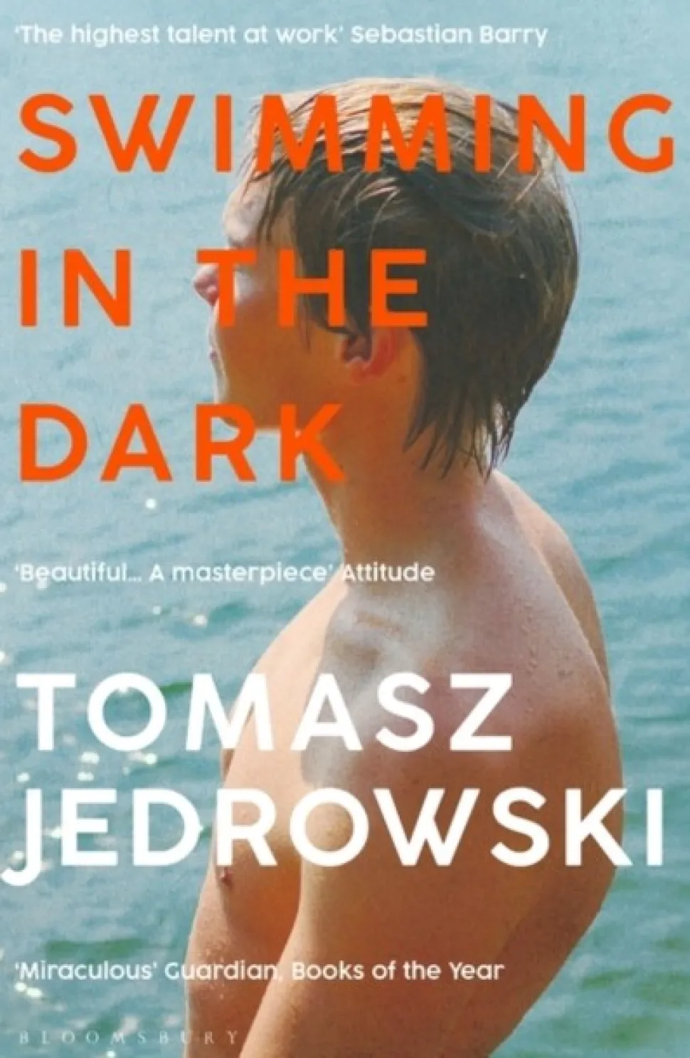 Swimming in the Dark: Selected for Dua Lipa's Service95 Book Club 2024 (Bog, Paperback / softback, Engelsk) af Tomasz Jedrowski