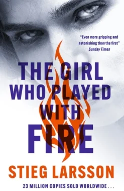 The Girl Who Played With Fire: the hair-raising sequel to The Girl With The Dragon Ta... (Bog, Paperback / softback, Engelsk)
