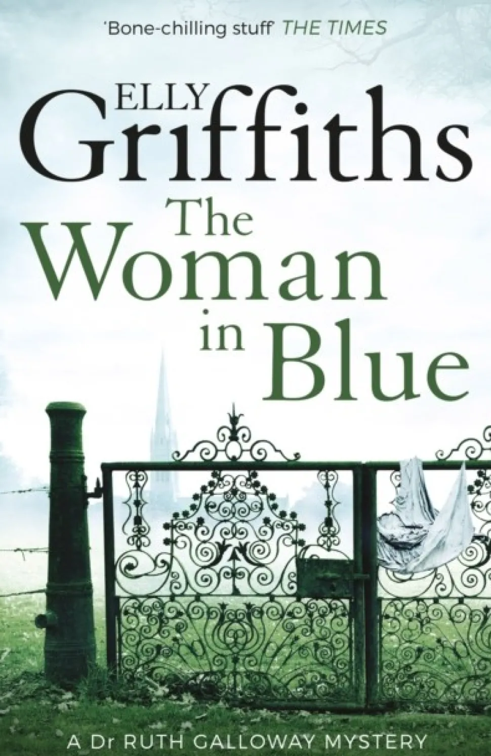 The Woman In Blue: The Dr Ruth Galloway Mysteries 8 (Bog, Paperback / softback, Engelsk) af Elly Griffiths