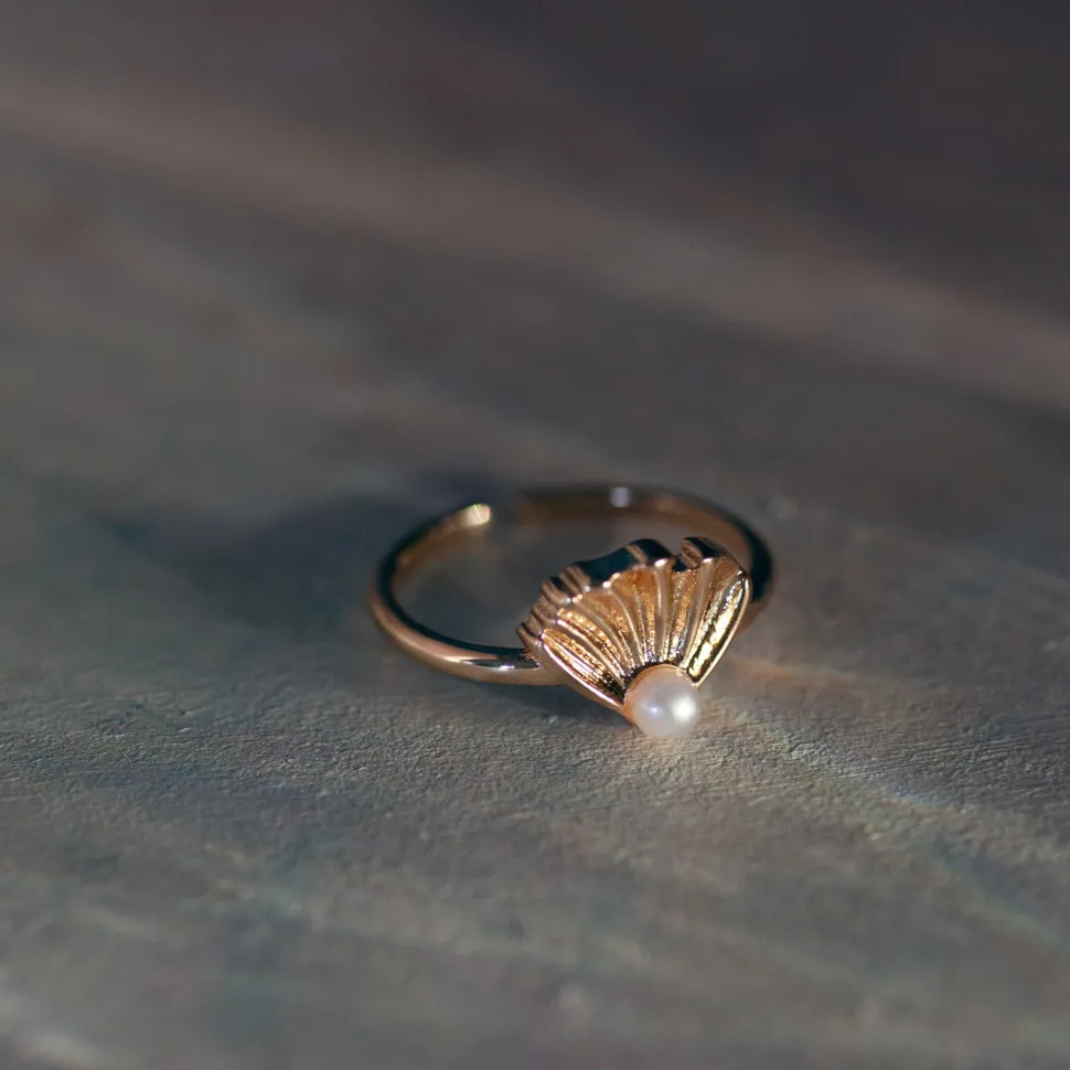 Timi of Sweden: Aria - Shell with Pearl Ring - Gold (Smykke, Rings)
