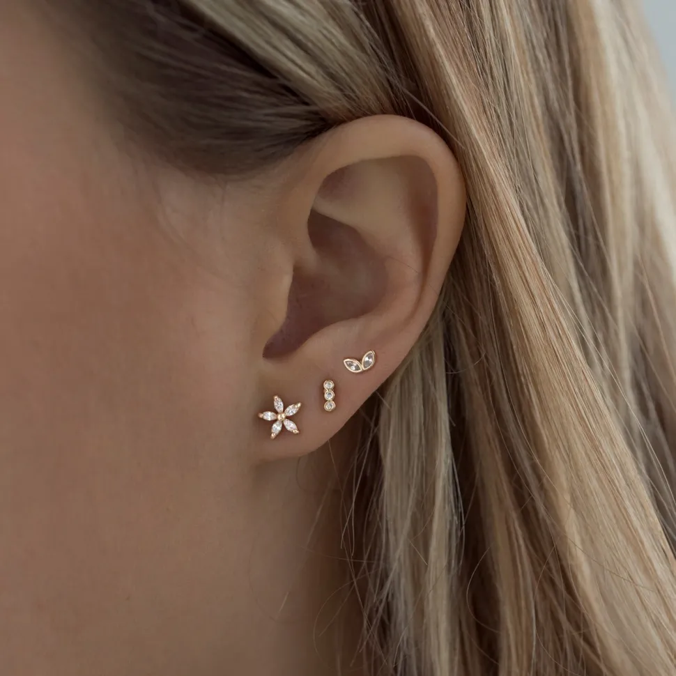 Timi of Sweden: Crystal Flower Stud Earrings - Gold (Smykke, Earrings)