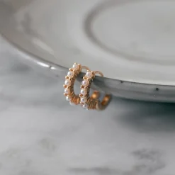 Timi of Sweden: Elegant Pearl Hoop (Smykke, Earrings)