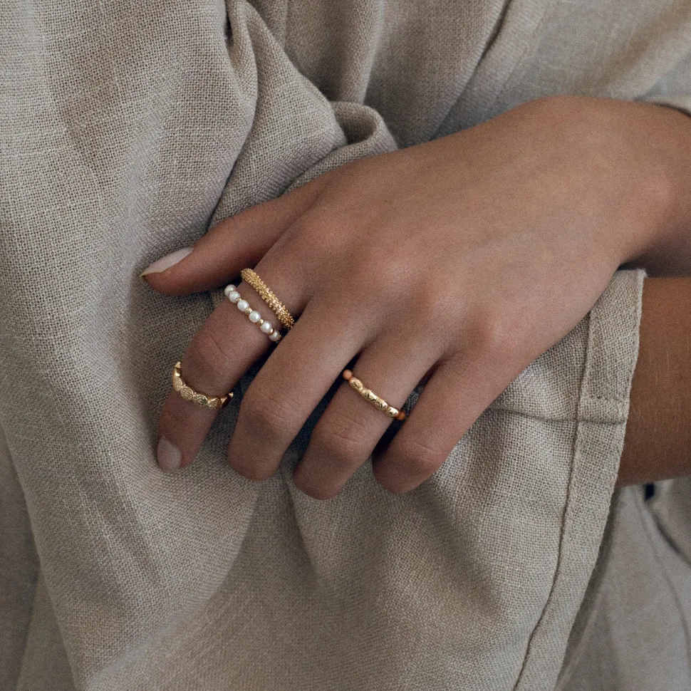 Timi of Sweden: Pearl and Gold Bead Ring (Smykke, Rings)