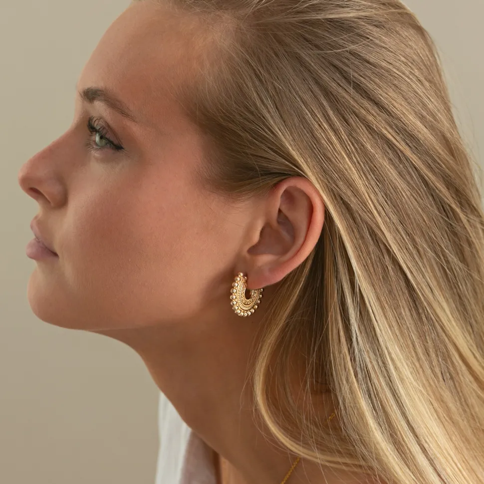 Timi of Sweden: Riya - Oriental Stud Earrings (Smykke, Earrings)