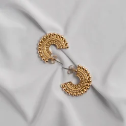 Timi of Sweden: Riya - Oriental Stud Earrings (Smykke, Earrings)