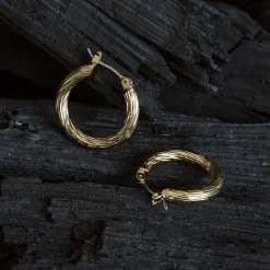Timi of Sweden: Small Swirly Hoop Earrings - Gold (Smykke, Earrings)