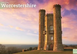 Worcestershire A4 Calendar 2025 (Kalender, Calendar, Engelsk) af Carousel Calendars